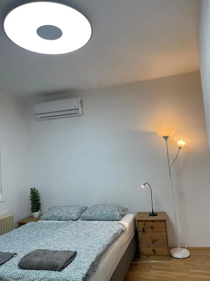 Nice Rooftop Hostel Vienna 0*,