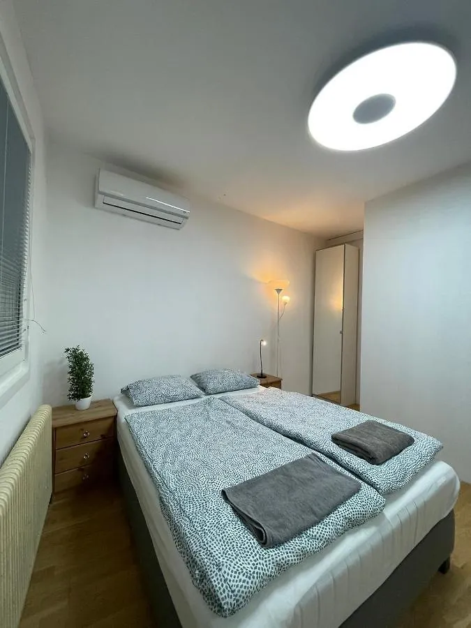 Ubytování v soukromí Nice Rooftop Hostel Vídeň Rakousko